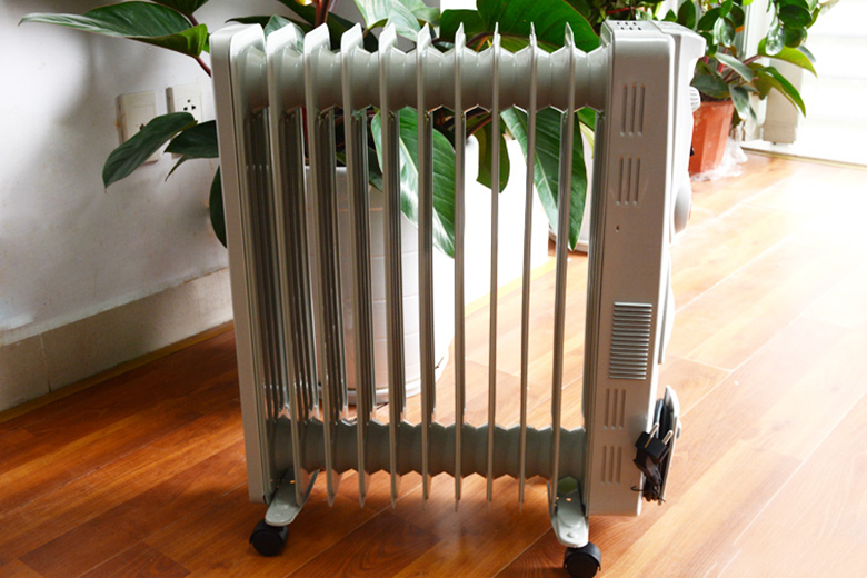 Máy sưởi dầu 11 thanh Tiross TS920